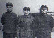 1975年劉震與楊得志（左2）韓先楚（左1）