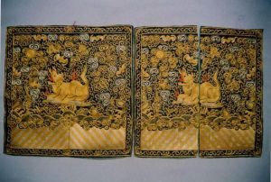 盤金繡獅子方補