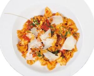 蔬菜炒辣汁蝴蝶面 蔬菜炒辣汁蝴蝶面