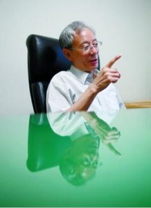 章百家 中共中央黨史研究室副主任，主要研究中共黨史、中國外交史，近年主治改革開放史。