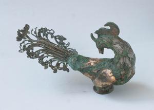 唐鎏金纏絲鳳鳥形帽頂 唐鎏金纏絲鳳鳥形帽頂