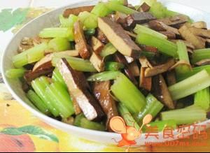 芹菜炒香乾 芹菜炒香乾