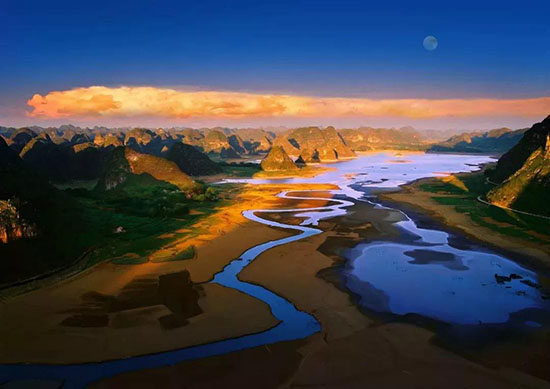 媲美桂林,這個小城養在深閨少為人知,卻美得出奇!