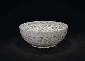 明洪武青花纏枝花卉紋碗 明洪武青花纏枝花卉紋碗