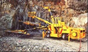 AMV電腦導引隧道鑿岩台車