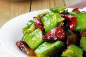 臘肉炒四角豆 臘肉炒四角豆