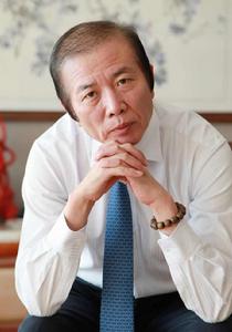 劉有文[大連港灣穀物集團董事長]