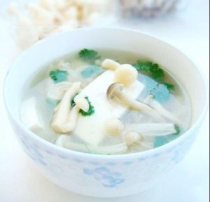白玉菇湯 白玉菇湯