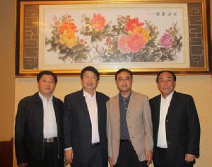 州委書記陳鳴明與集團董事長陳景河座談