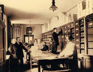 LOEWE品牌檔案 中文名稱 羅意威 英文名稱 LOEWE