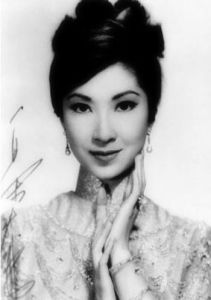 《一樹桃花千朵紅》