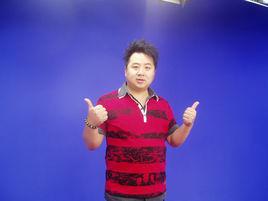 蔡一[湖北經視《咵天》節目主持人]