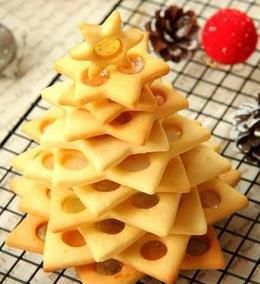 彩色玻璃聖誕樹餅乾
