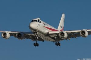 《飛機載重平衡》