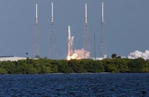 天龍號太空船升空