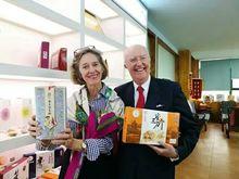 前美國駐華大使雷德先生攜夫人為桃源村代言