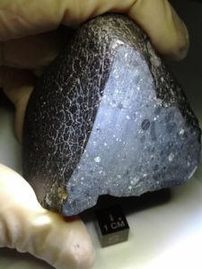 這枚火星隕石是新類型，並且富含水分。