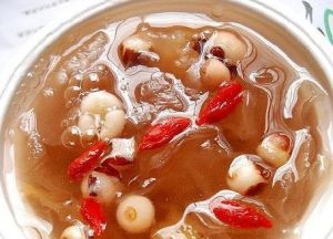 芡實雪耳羹 芡實雪耳羹