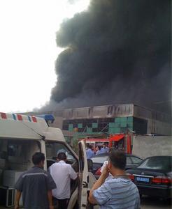 武漢東神轎車有限公司出租倉庫發生火災