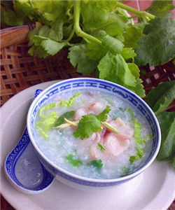 芹菜青魚粥 芹菜青魚粥