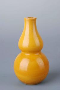 清乾隆黃料葫蘆瓶 清乾隆黃料葫蘆瓶