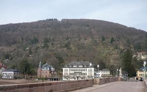 從河畔遙望哲學家小路