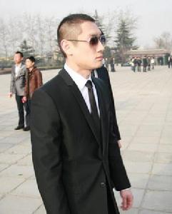 （圖）出現在李鈺追悼會上