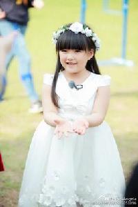 angela[王岳倫之女王詩齡的英文名]