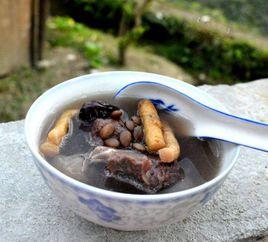 豬骨黑豆湯 豬骨黑豆湯