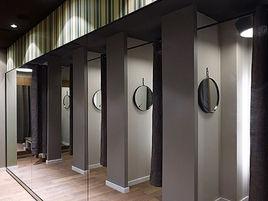 試衣間的暗門 試衣間的暗門