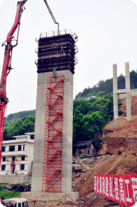 安全爬梯高墩施工使用實例