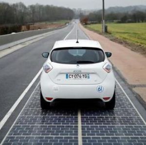 太陽能電池板公路