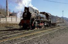 鐵路[供火車等交通工具行駛的軌道線路]