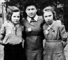 在納粹集中營的照片(中)