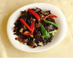 剁椒雞片炒木耳 剁椒雞片炒木耳