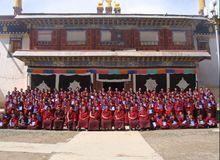 郎依寺佛學院全體師生合影