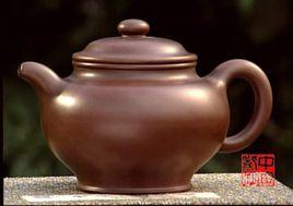 壺王[長沙窯人物貼塑大執壺]