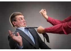 兩個拳頭打人 兩個拳頭打人