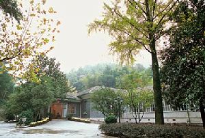 滴水洞一號樓（1966年毛澤東在此住了11天）