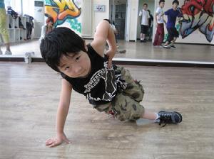 小寶街舞中。。。。