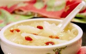 冰糖雪梨燜燕窩