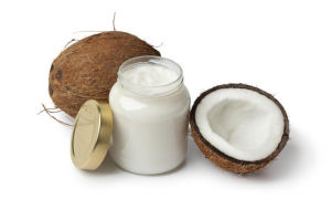 椰子油中富含豐富的中鏈脂肪酸，對延緩大腦衰老有積極作用。