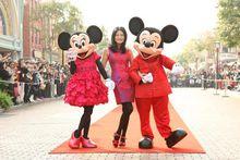 攜手迪士尼公司在上海推出米奇與米妮系列