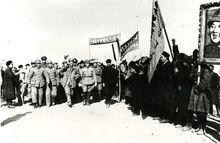 解放軍到達喀什，受到各族民眾的熱烈歡迎