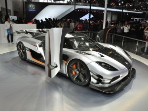 柯尼塞格One：1圖冊