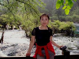 張曉麗[阜陽三中科技中心主任]