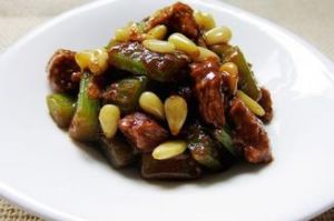 松子沙茶肉丁 松子沙茶肉丁