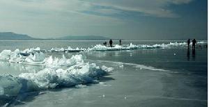 1月13日在天津於橋水庫拍攝的冰凌景觀