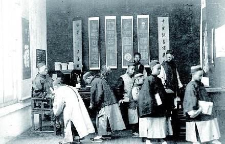 因一事“康熙”盛怒!一才子死後兩年被掘墳碎屍,兩千人跟著遭殃 因一事“康熙”盛怒!一才子死後兩年被掘墳碎屍,兩千人跟著遭殃