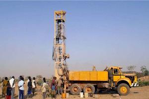 牽引鑽孔機 牽引鑽孔機